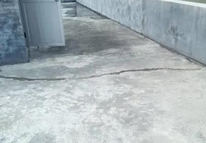 五华楼顶漏水维修公司分享下如何解决卫生间隐蔽部位漏水的问题?